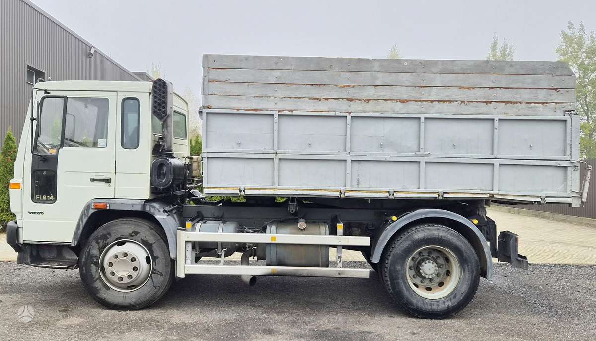 Volvo FL6, самосвалы