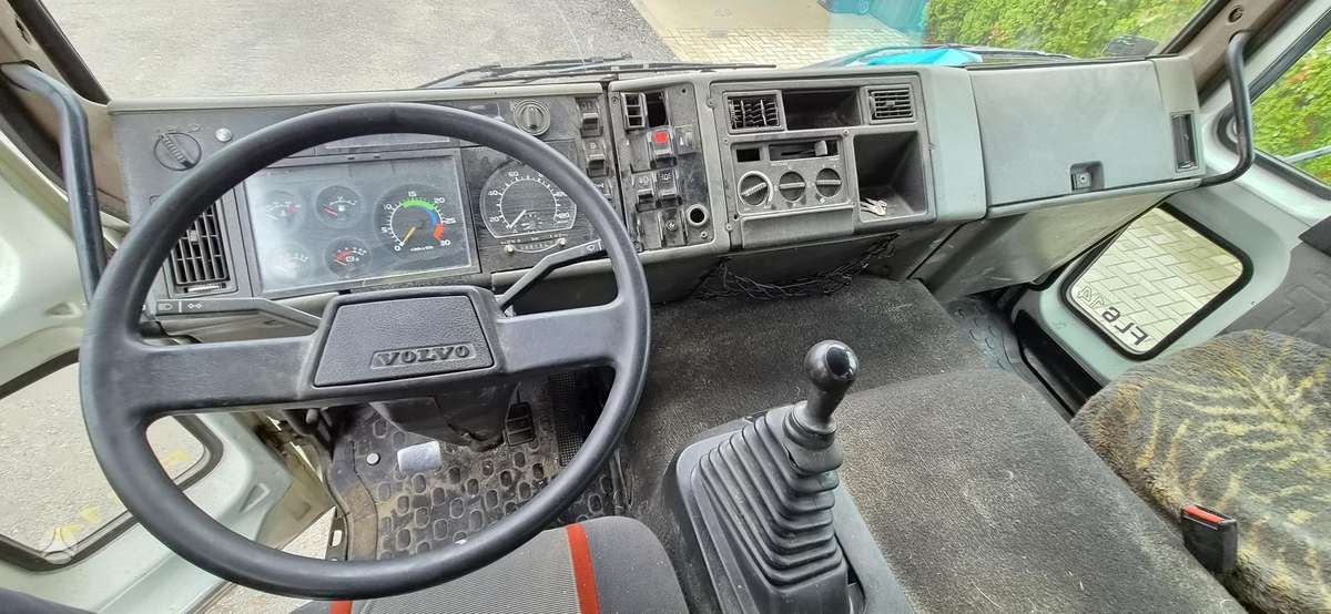 Volvo FL6, savivarčiai