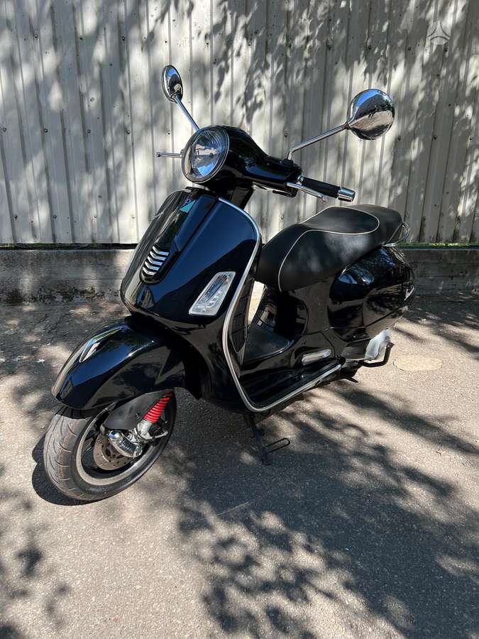 Piaggio Vespa 125cc, scooters / mopeds