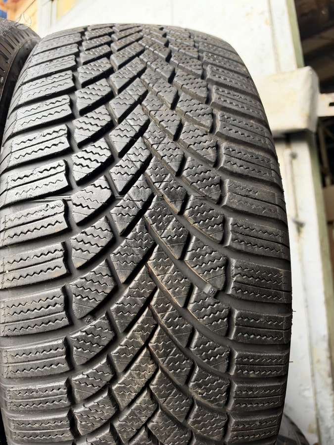 Bridgestone Blizzak LM005, зимние 235/50 R19