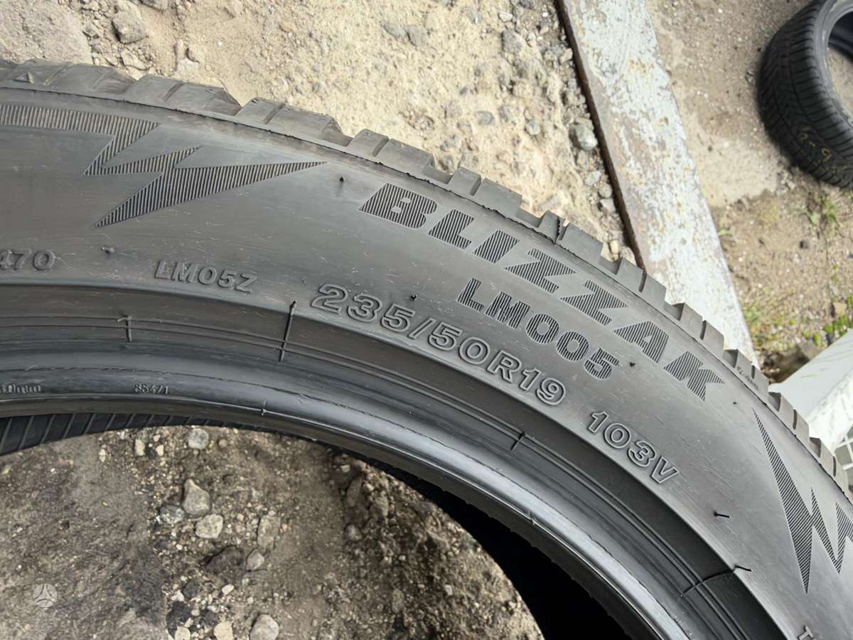 Bridgestone Blizzak LM005, зимние 235/50 R19
