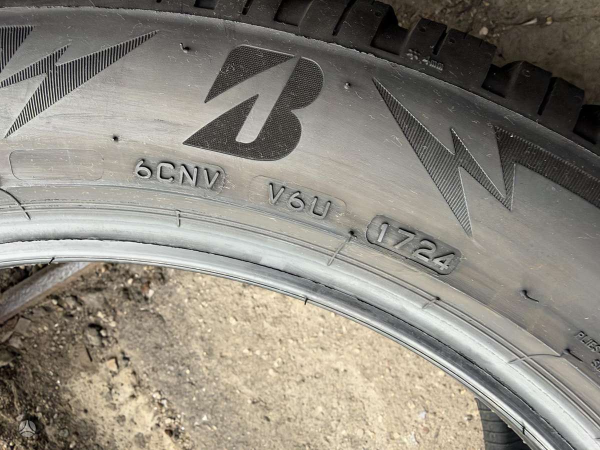 Bridgestone Blizzak LM005, зимние 235/50 R19