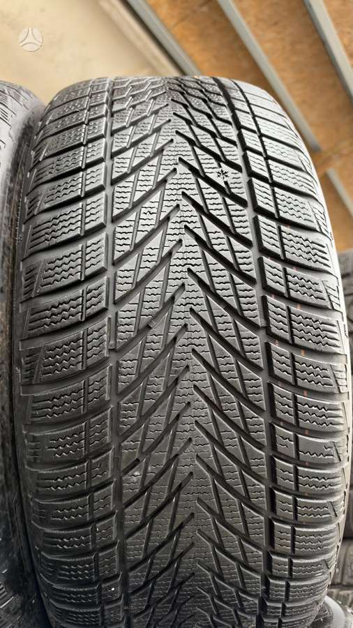 Goodyear Ultragrip Performance 3, winter 235/45 R18