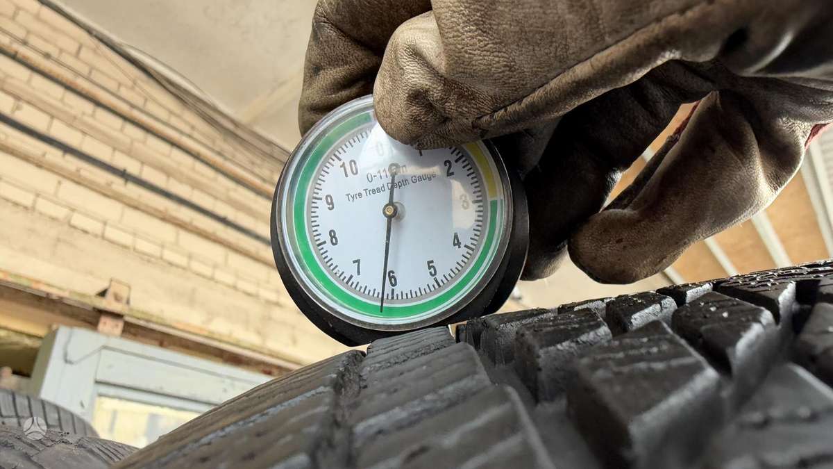 Goodyear Ultragrip Performance 3, зимние 235/45 R18