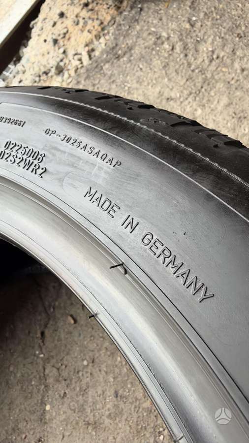 Goodyear Ultragrip Performance 3, winter 235/45 R18