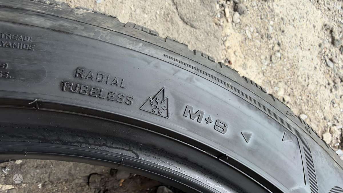 Goodyear Ultragrip Performance 3, žieminės 235/45 R18