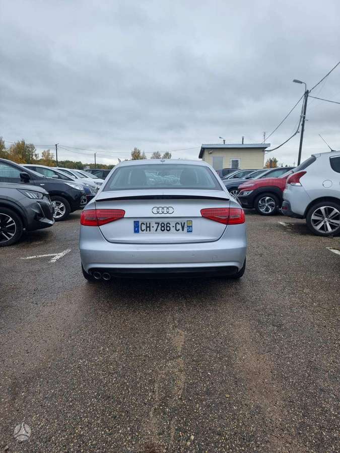 Audi A4, 2.0 l., Седан