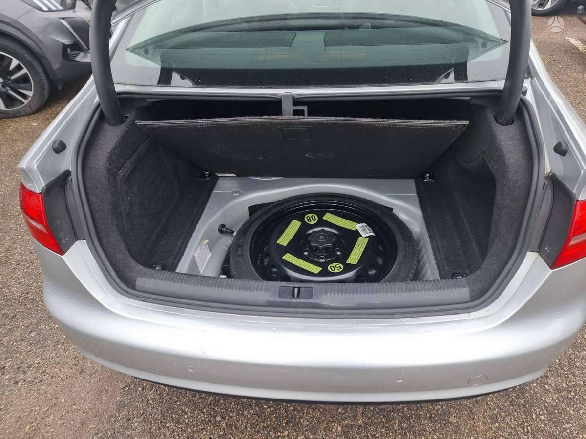 Audi A4, 2.0 l., Седан