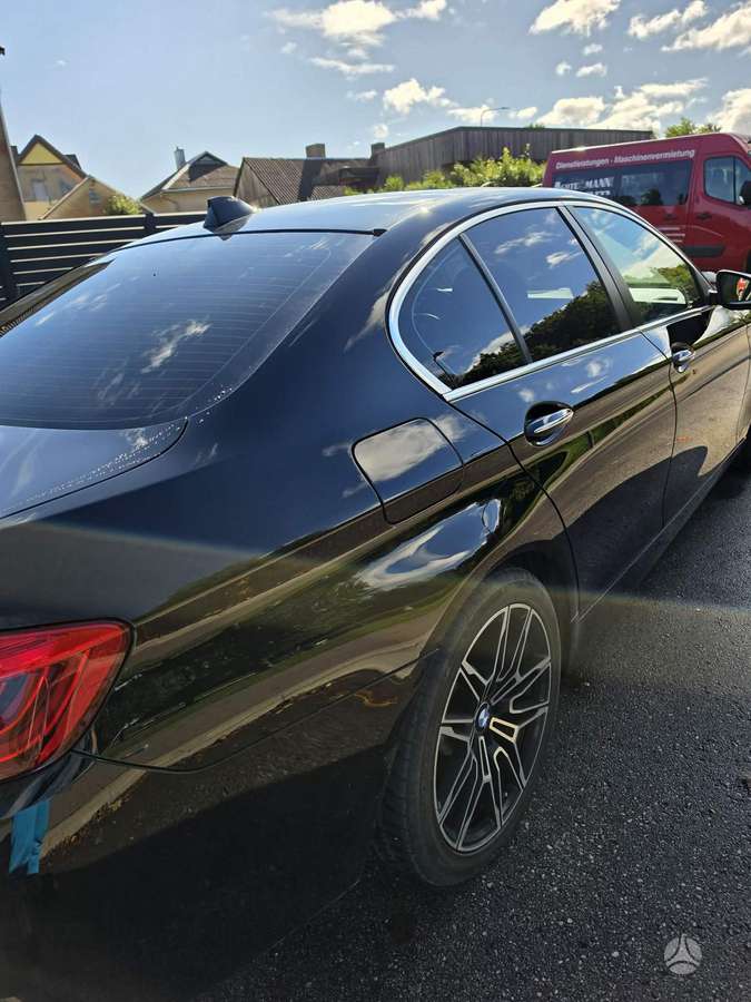 BMW 528, 2.0 l., Седан