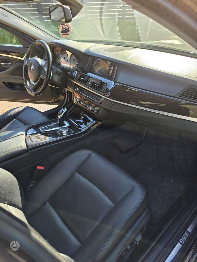 BMW 528, 2.0 l., Седан