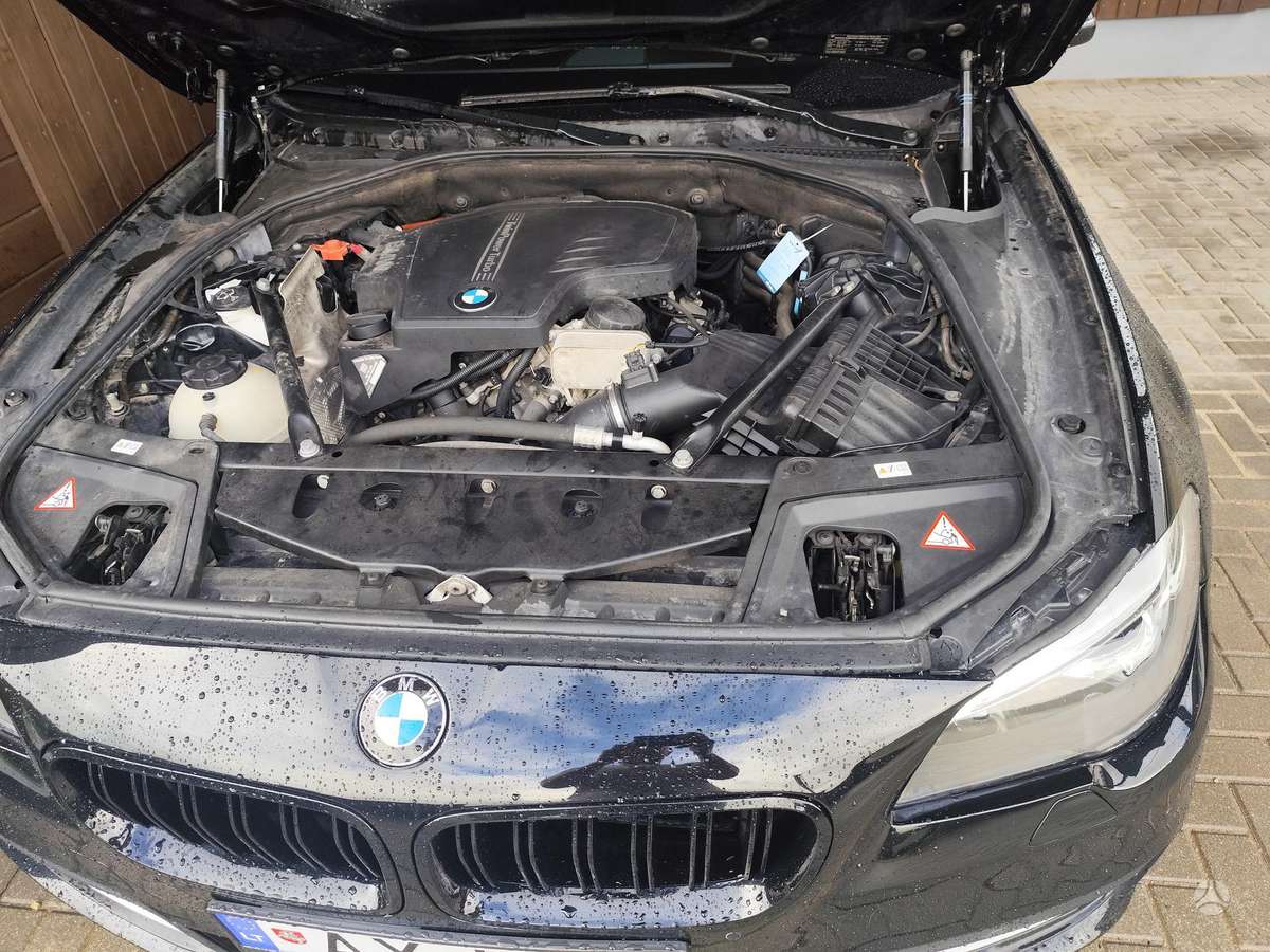 BMW 528, 2.0 l., Седан
