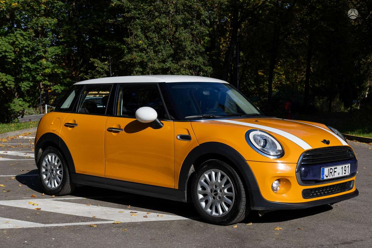 Mini Cooper, 1.5 l., hatchback