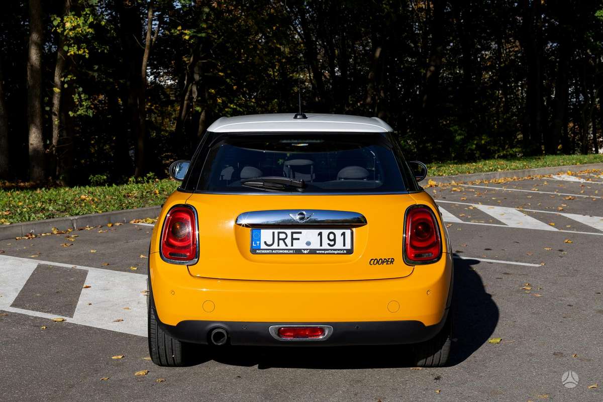 Mini Cooper, 1.5 l., hatchback