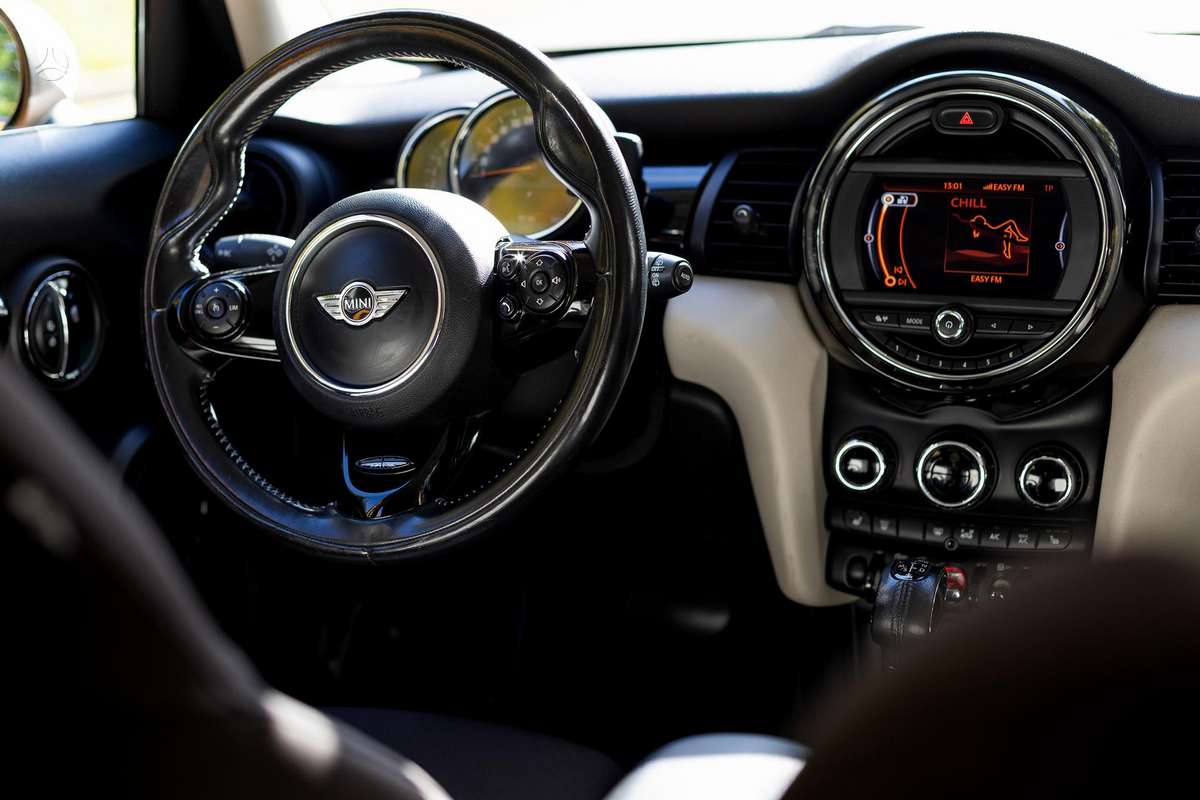 Mini Cooper, 1.5 l., hatchback