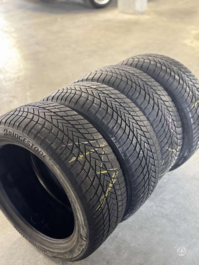 Bridgestone LM005, žieminės 245/45 R18