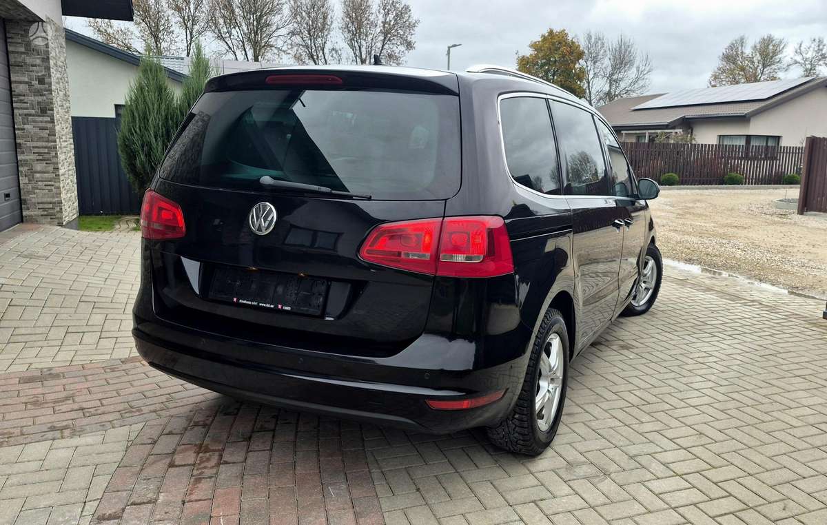 Volkswagen Sharan 2012 — photo 8