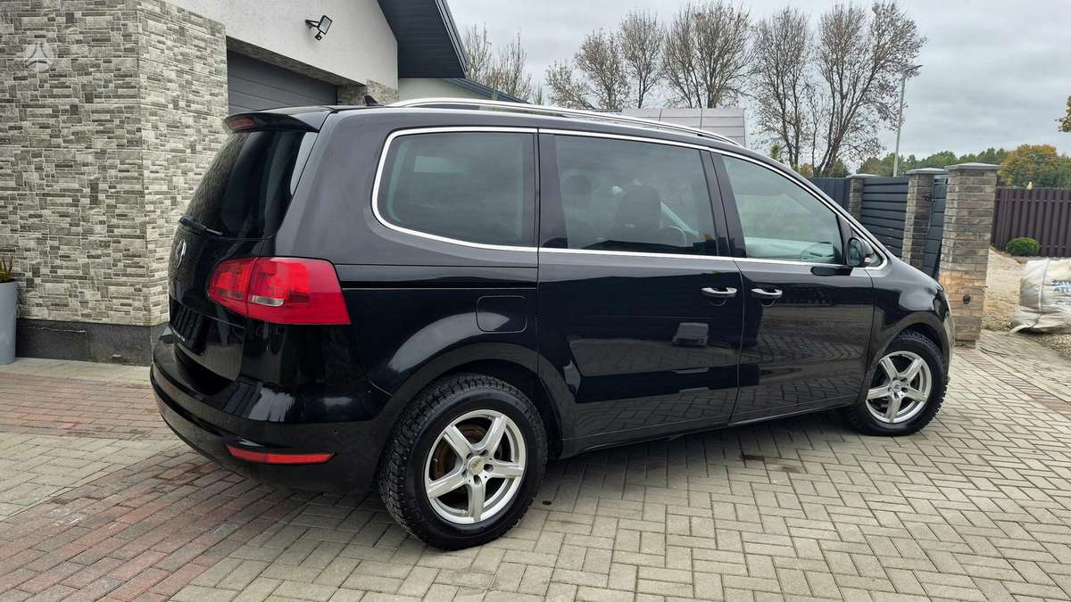 Volkswagen Sharan 2012 — photo 10