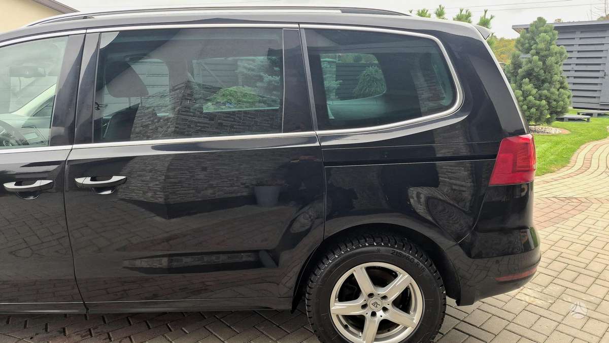 Volkswagen Sharan 2012 — photo 19