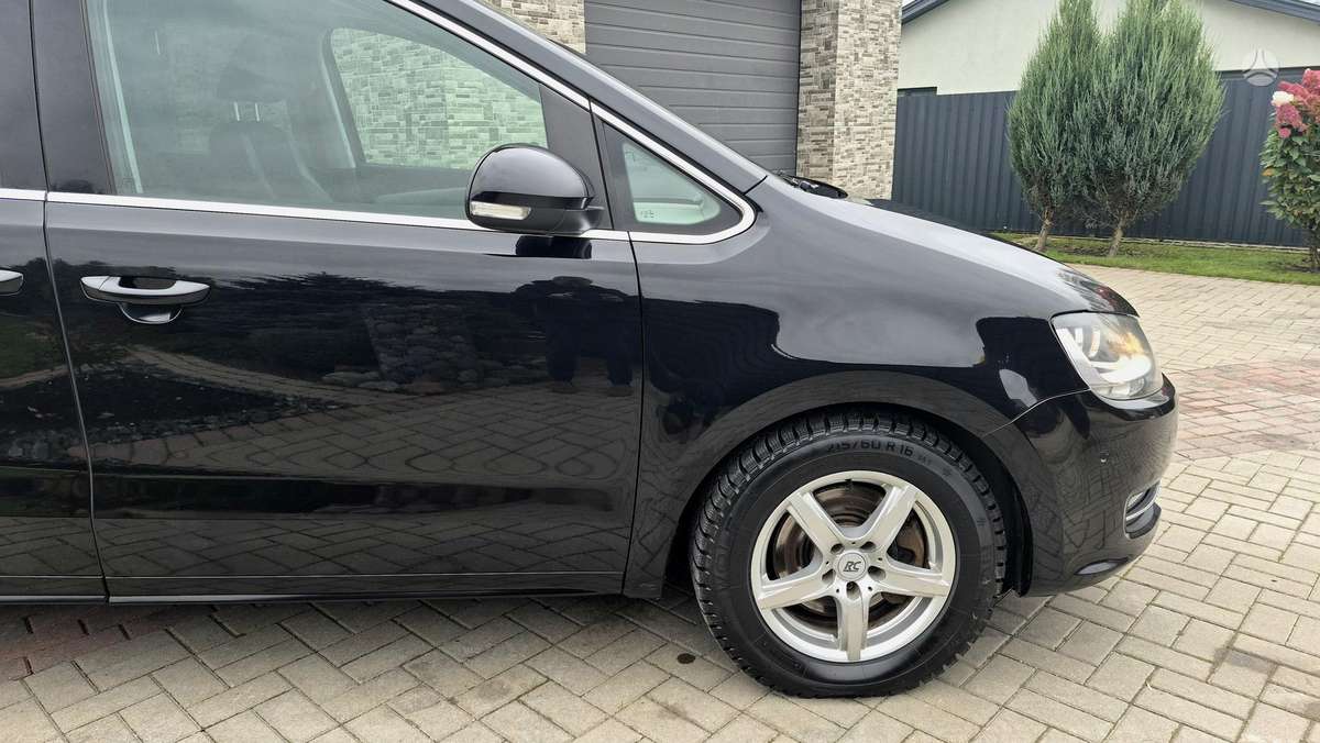 Volkswagen Sharan 2012 — photo 20