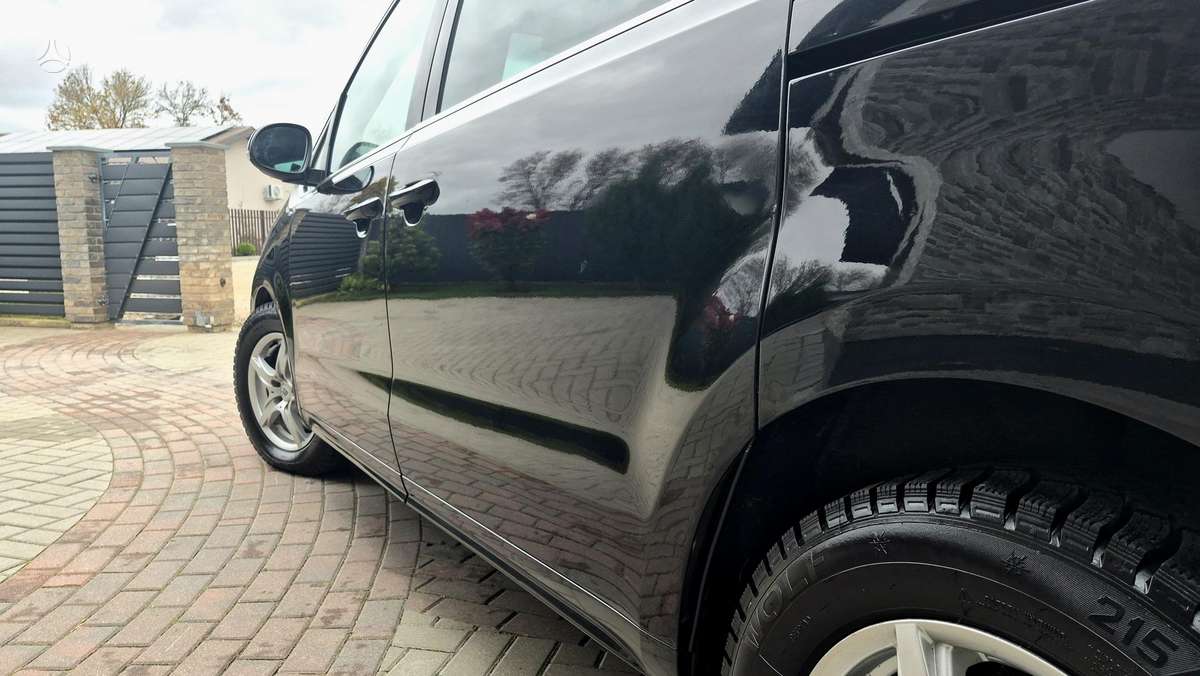 Volkswagen Sharan 2012 — photo 23