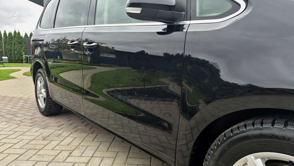 Volkswagen Sharan 2012 — photo 25