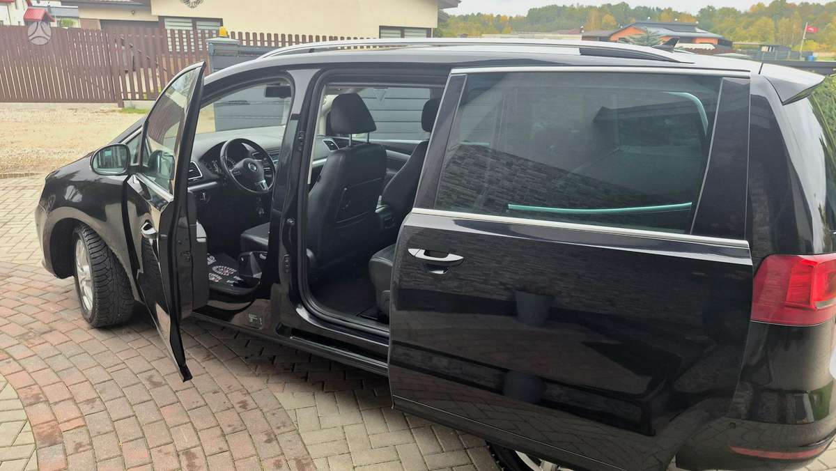 Volkswagen Sharan 2012 — photo 28