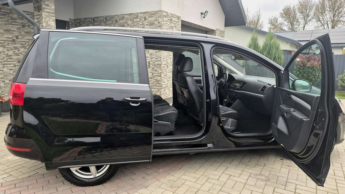 Volkswagen Sharan 2012 — photo 29