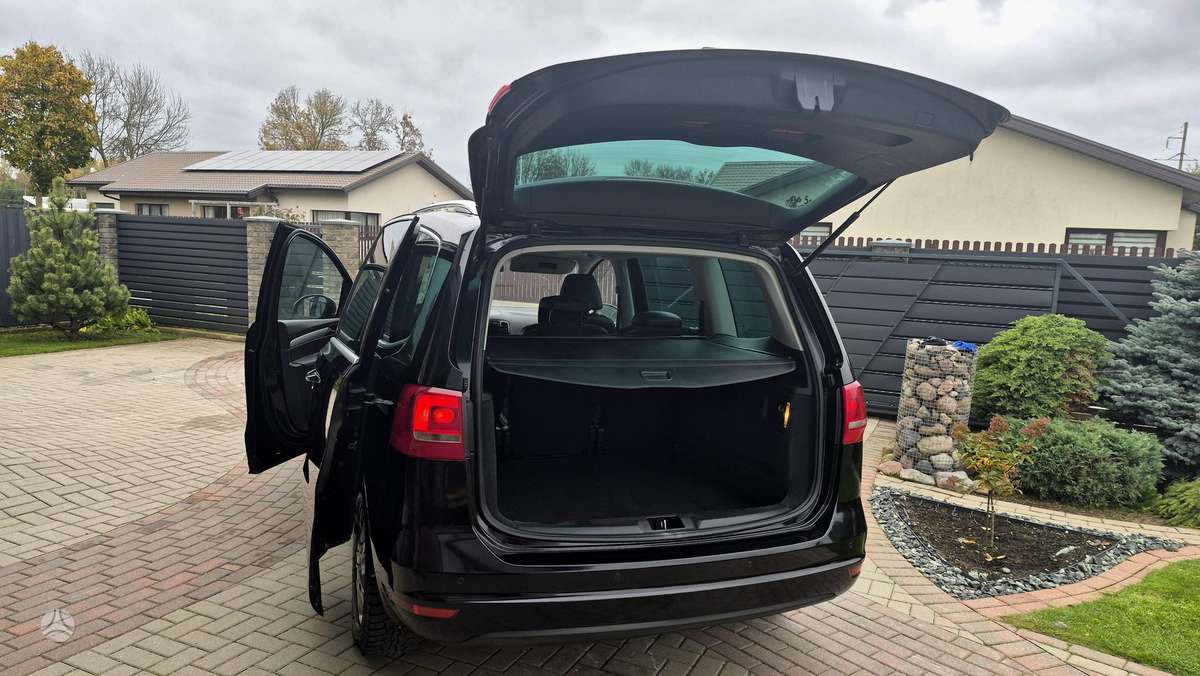 Volkswagen Sharan 2012 — photo 30