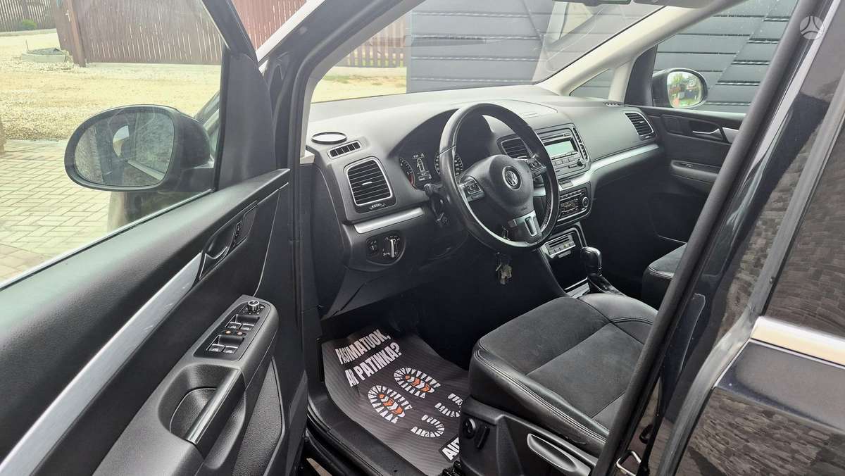 Volkswagen Sharan 2012 — photo 32