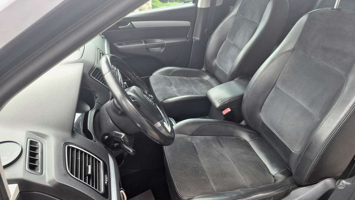 Volkswagen Sharan 2012 — photo 34
