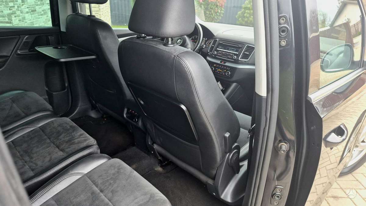 Volkswagen Sharan 2012 — photo 38