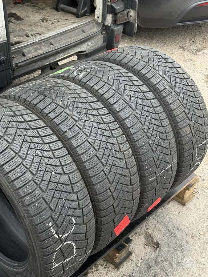 Pirelli ICE ZERO, winter 235/60 R18