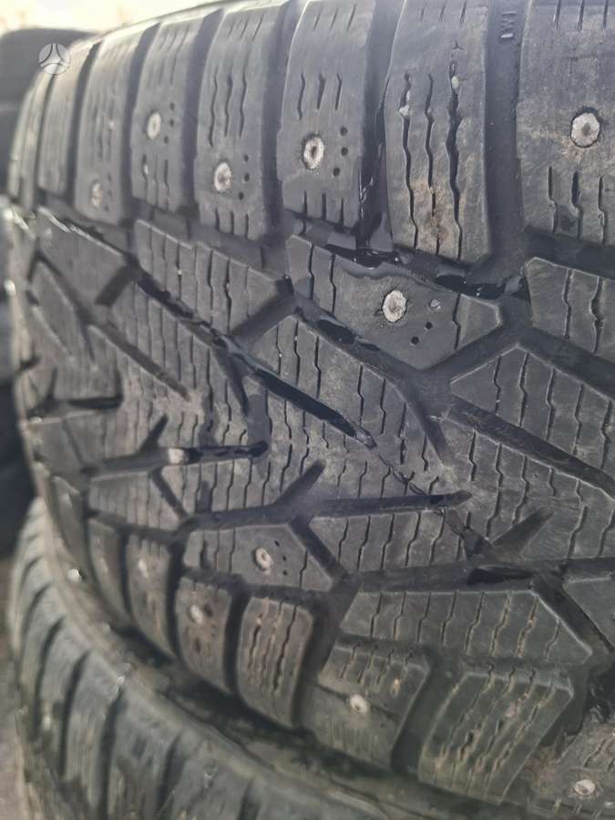 Nokian, winter 225/45 R18