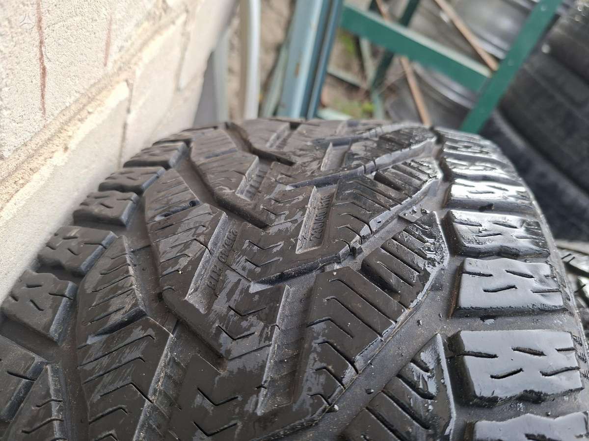 Taurus, žieminės 235/40 R18