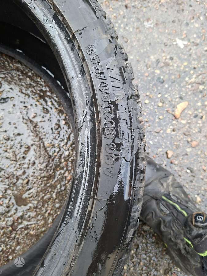 Taurus, žieminės 235/40 R18