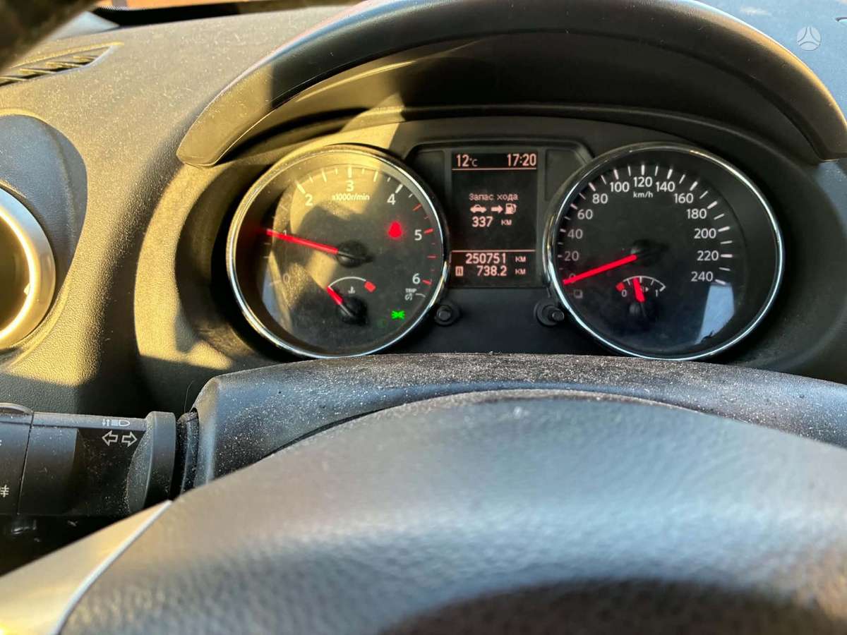 Nissan Qashqai 2011 — photo 8