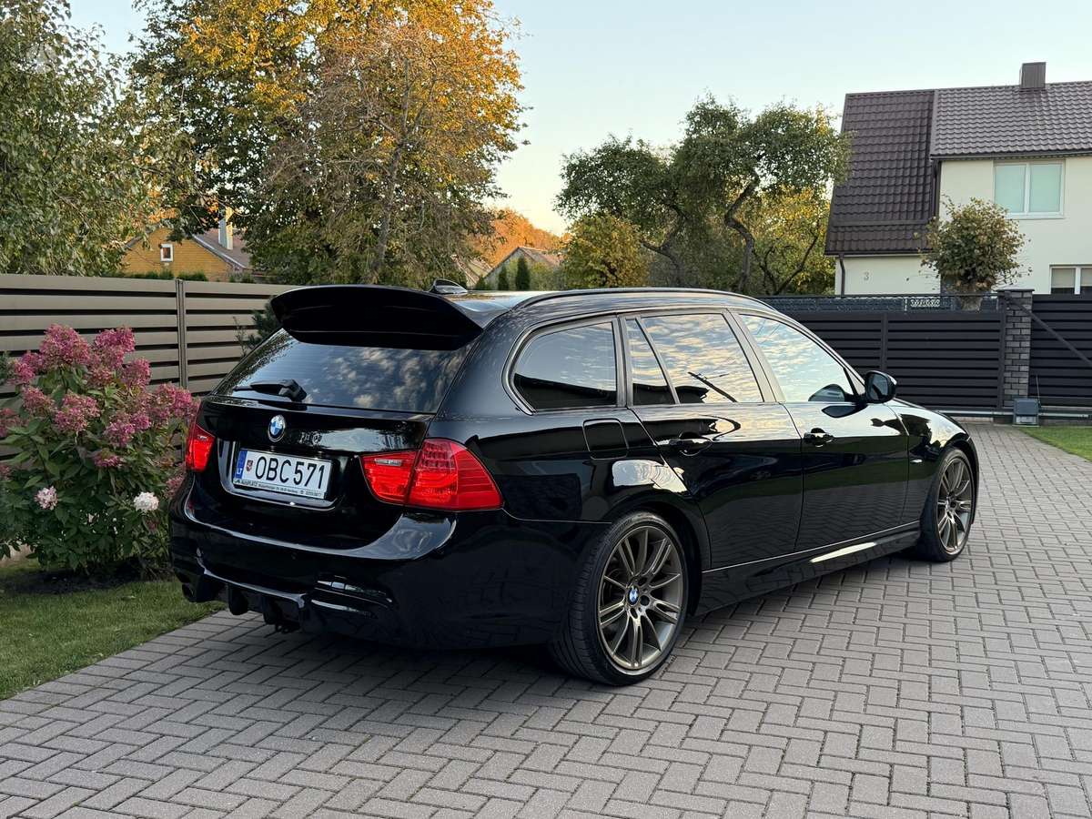 BMW 320, 2.0 l., wagon