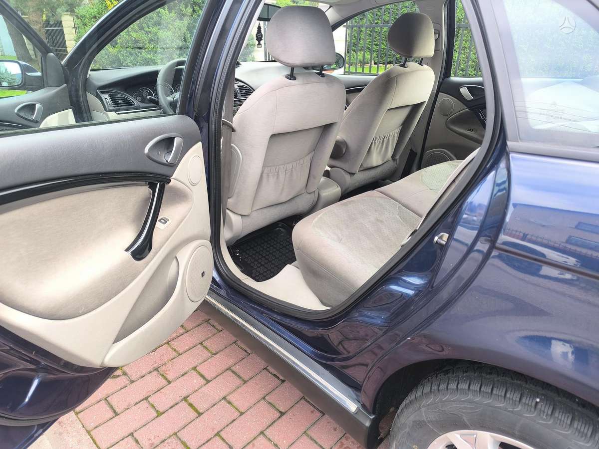 Citroen C5, 2.0 l., hatchback