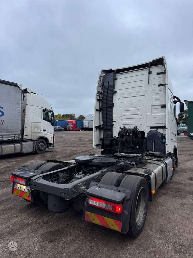 Volvo FH500, double sleeper