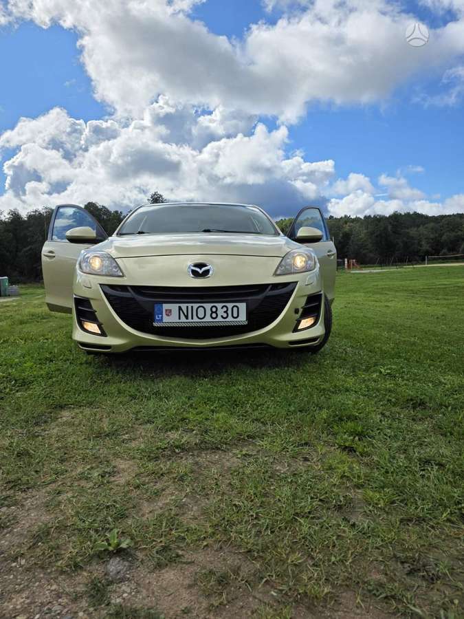 Mazda 3, 2.0 l., Седан