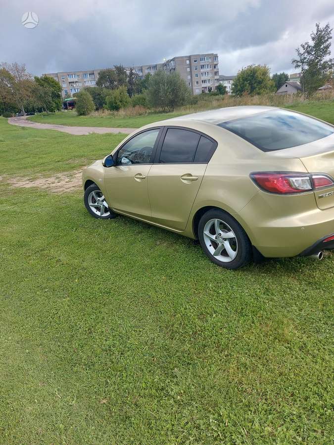 Mazda 3, 2.0 l., Седан