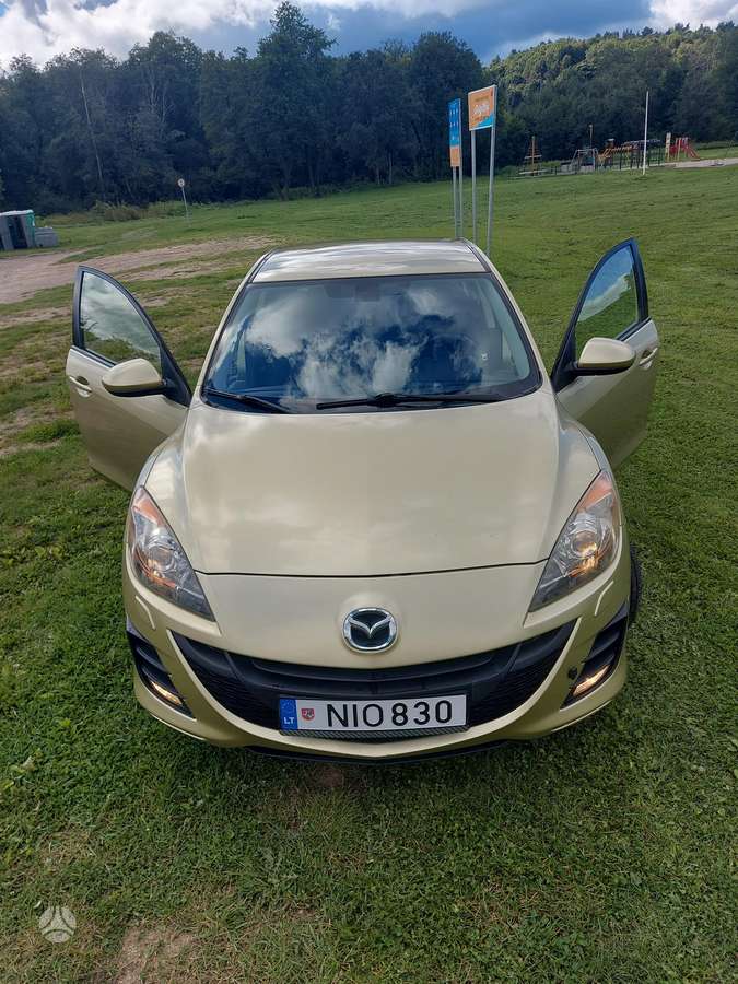 Mazda 3, 2.0 l., Седан