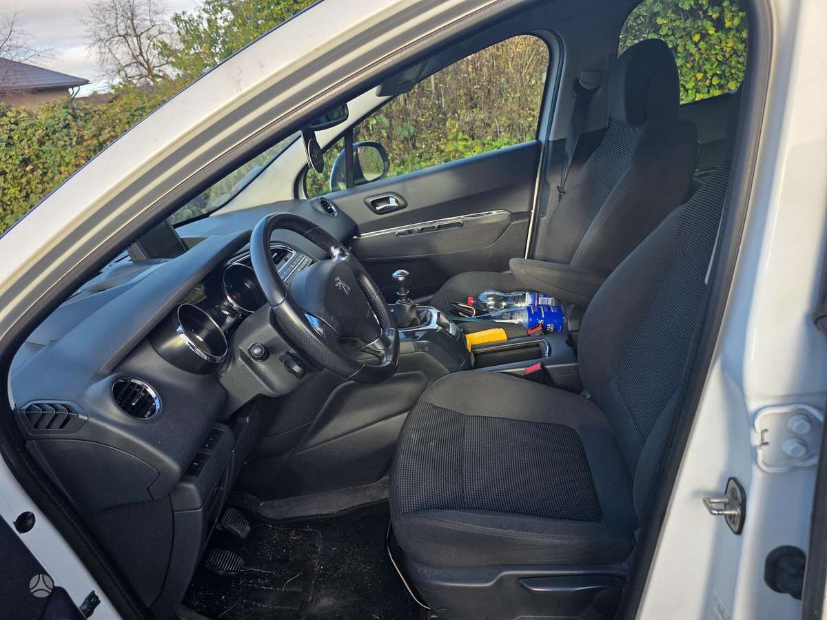 Peugeot 5008 2015 — photo 21