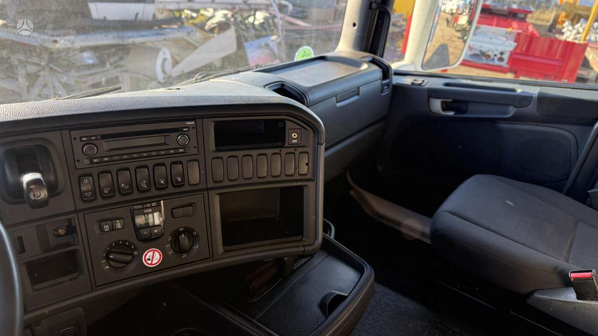 Scania R450, double sleeper