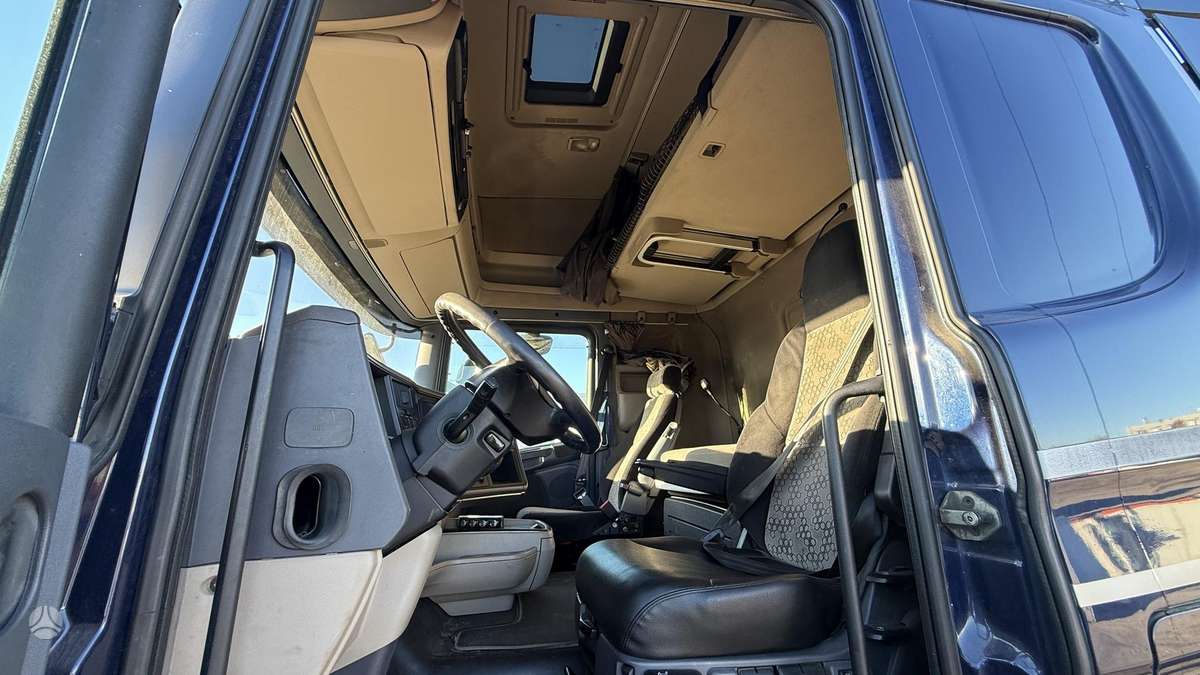 Scania R450, double sleeper