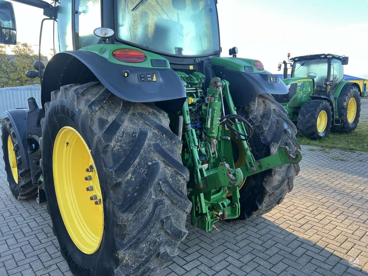 John Deere 6195R, tractors