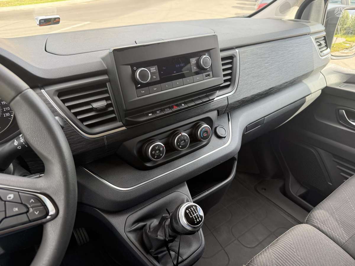 Renault Trafic, 2.0 l., Коммерческий