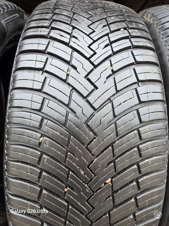 Pirelli POWERGY, всесезонные 225/50 R18