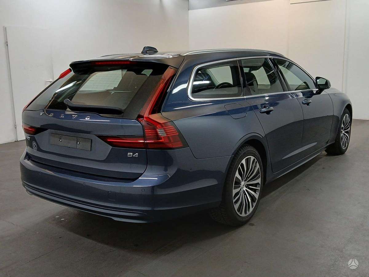 Volvo V90, Универсал