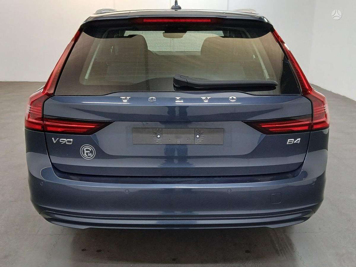 Volvo V90, Универсал